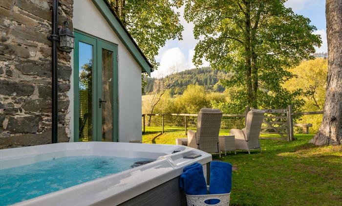 Enjoy the peaceful surroundings, your enclosed garden where your four-legged friend can run round and you'll know their safely contained in your own g